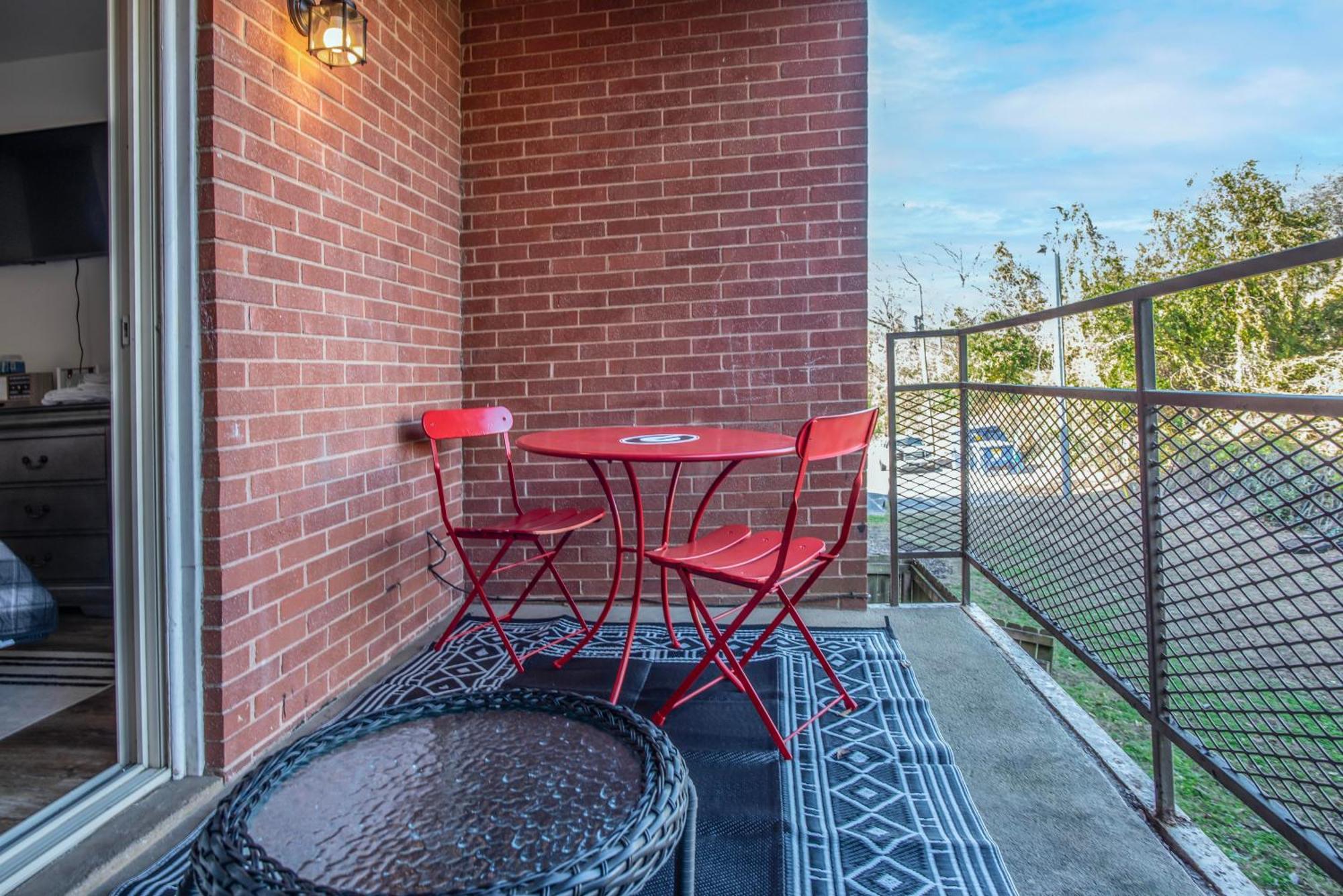Classic City Getaway - 1 Mile Walk To Sanford Stadium! Athens Extérieur photo